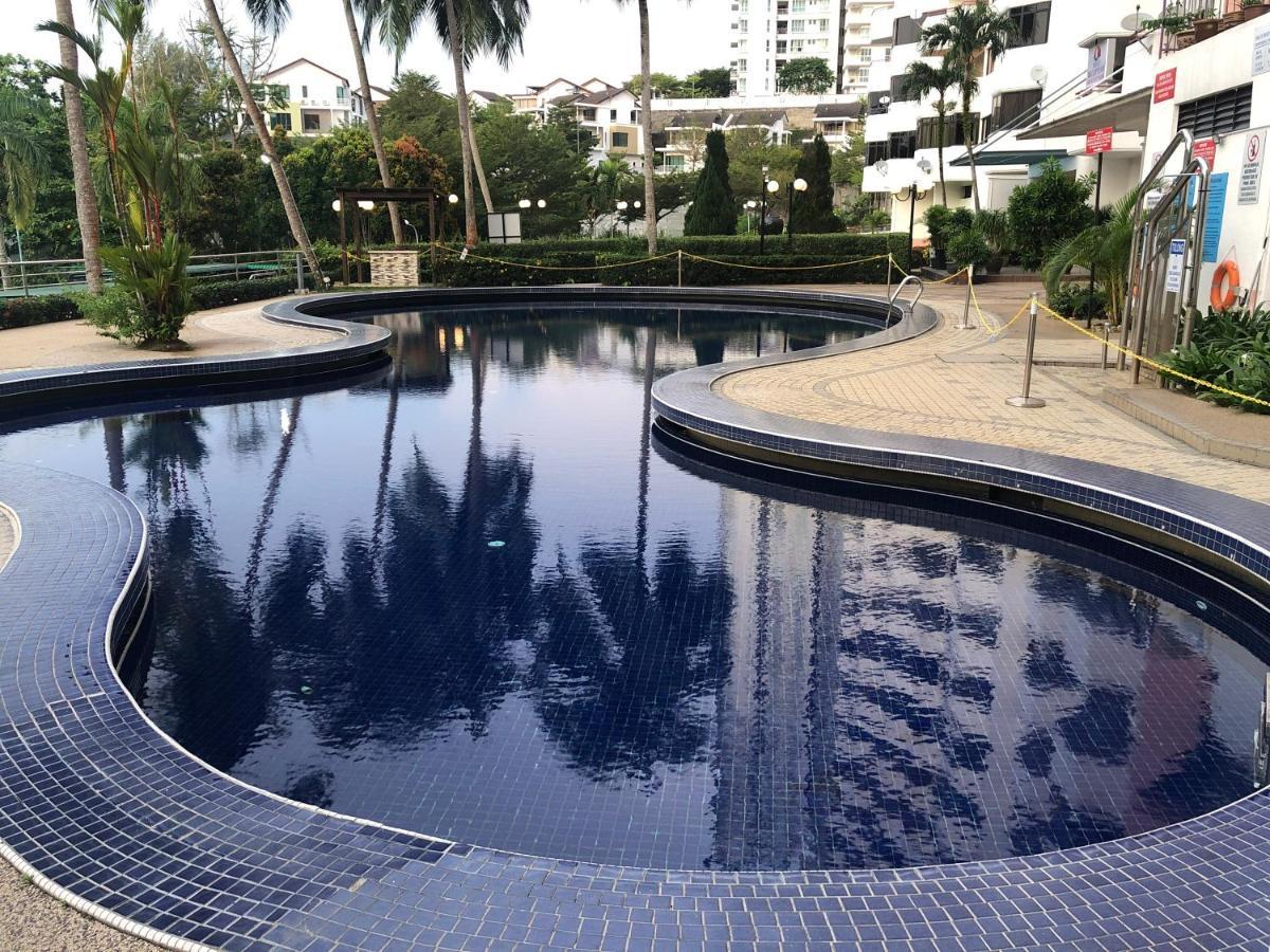 Beach Resort 7 Home Stay Sri Sayang Apartment Batu Ferringhi 3Bedroom Экстерьер фото