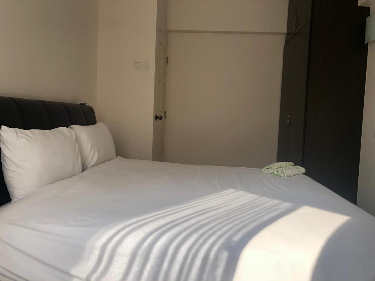 Beach Resort 7 Home Stay Sri Sayang Apartment Batu Ferringhi 3Bedroom Экстерьер фото