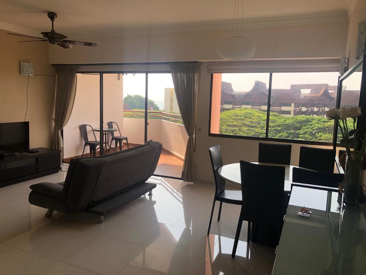 Beach Resort 7 Home Stay Sri Sayang Apartment Batu Ferringhi 3Bedroom Экстерьер фото