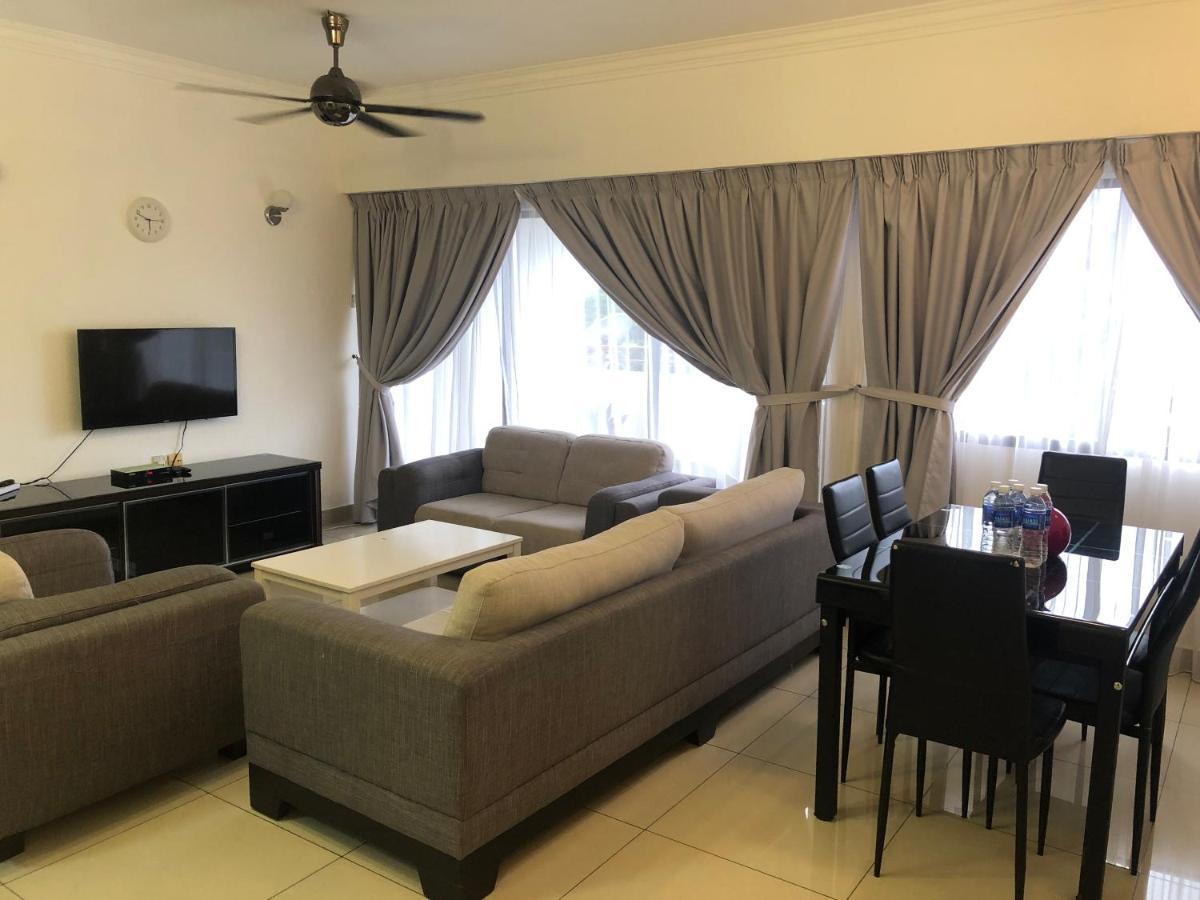 Beach Resort 7 Home Stay Sri Sayang Apartment Batu Ferringhi 3Bedroom Экстерьер фото