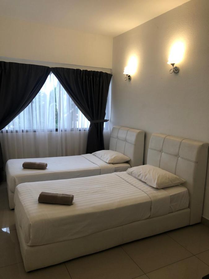 Beach Resort 7 Home Stay Sri Sayang Apartment Batu Ferringhi 3Bedroom Экстерьер фото