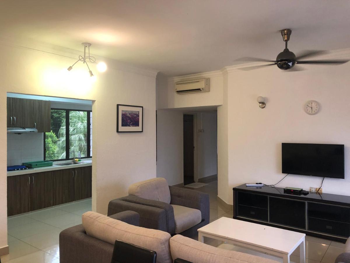 Beach Resort 7 Home Stay Sri Sayang Apartment Batu Ferringhi 3Bedroom Экстерьер фото