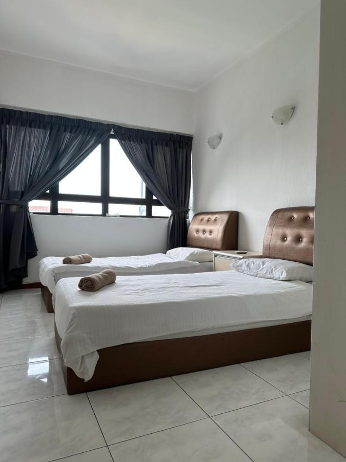 Beach Resort 7 Home Stay Sri Sayang Apartment Batu Ferringhi 3Bedroom Экстерьер фото