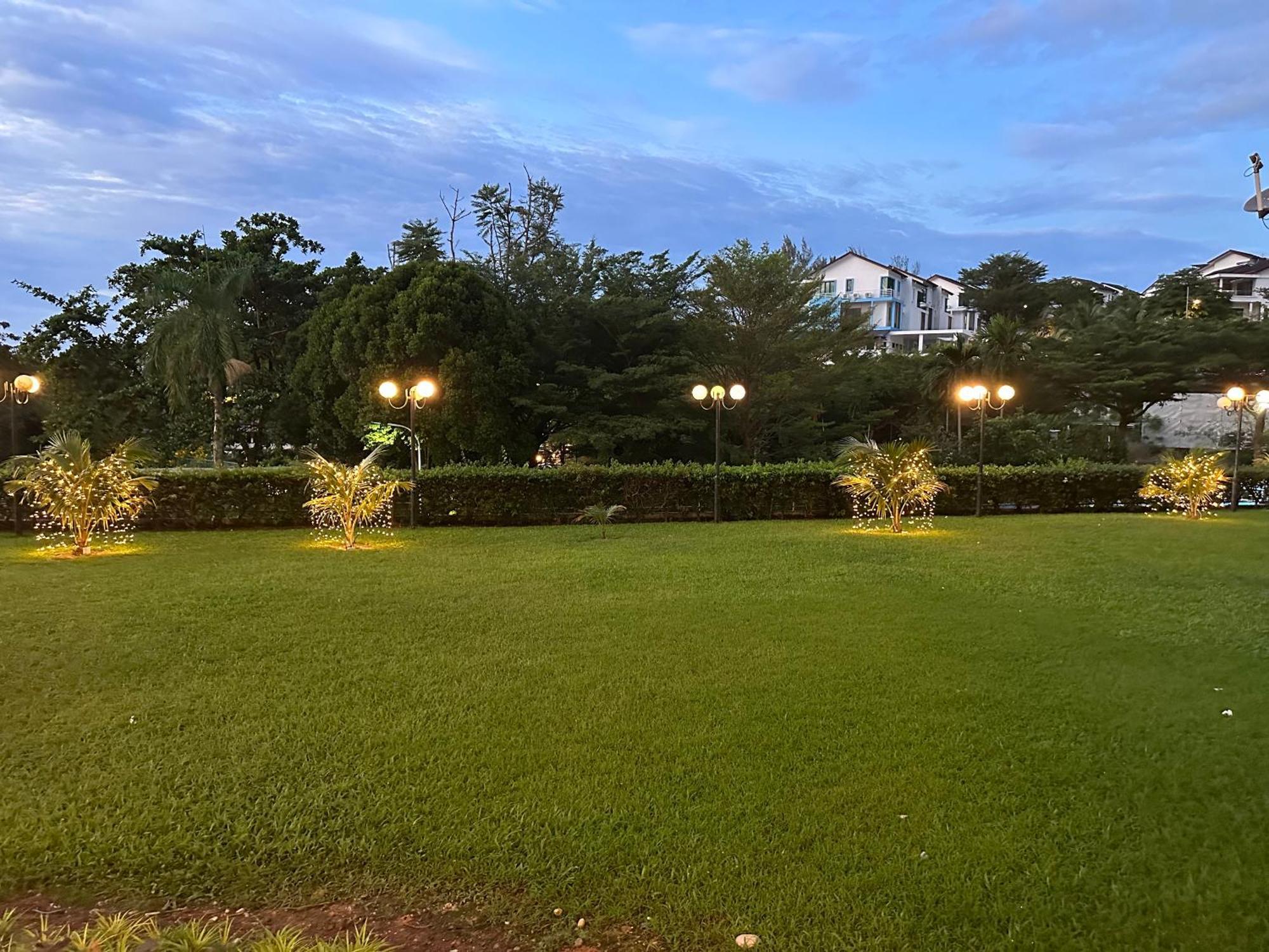 Beach Resort 7 Home Stay Sri Sayang Apartment Batu Ferringhi 3Bedroom Экстерьер фото